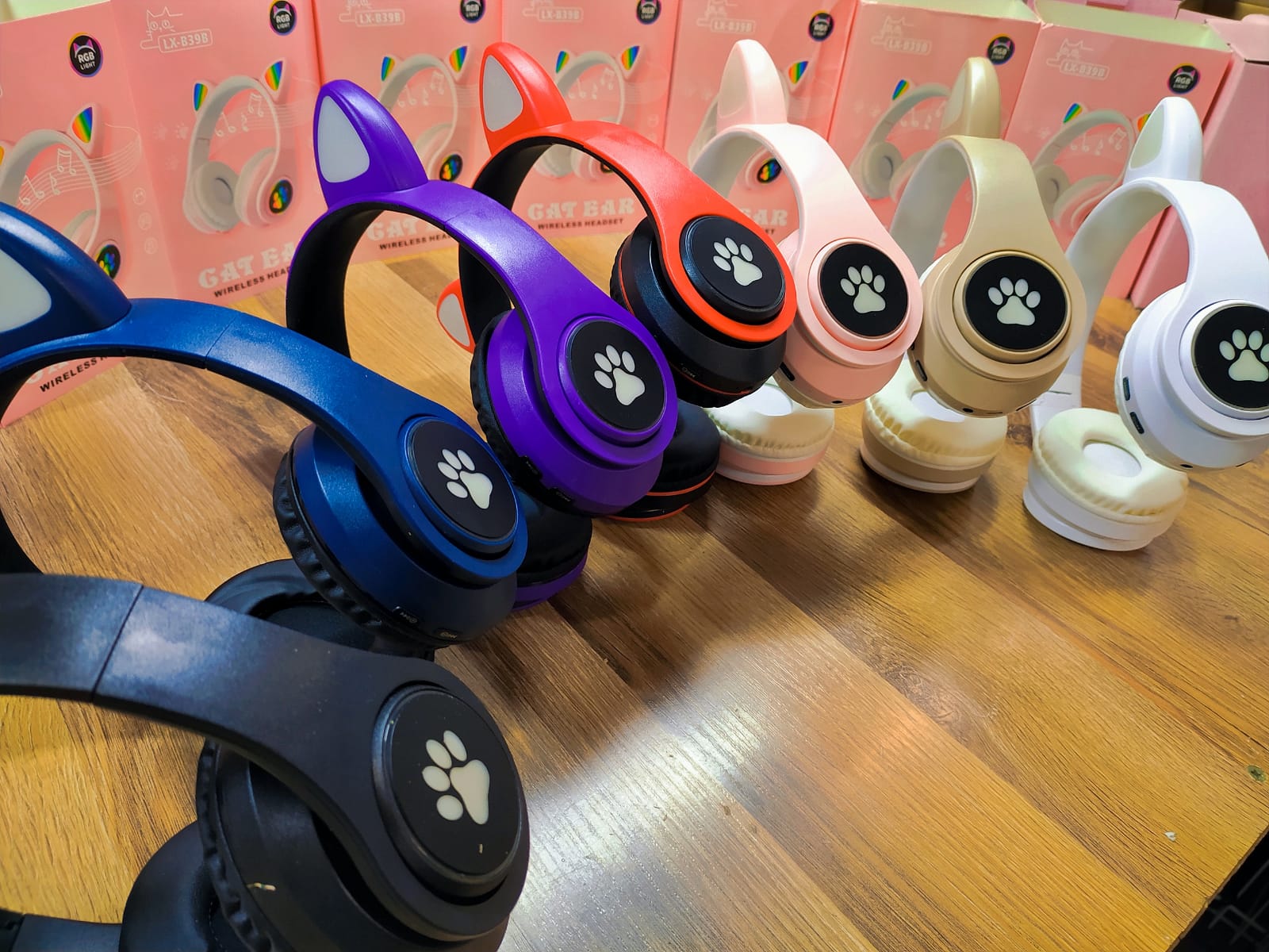 Bezdrôtové Bluetooth slúchadlá s mačacími ušami a LED