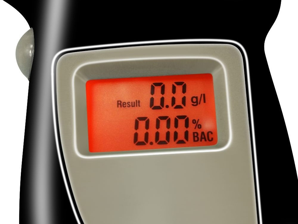 Digitálny alkoholtester s vymeniteľnými náustkami
