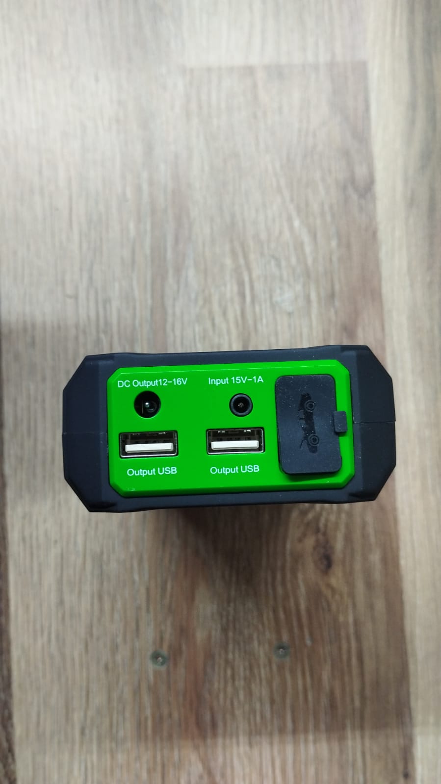 Prenosný štartér s kapacitou 24 000 mAh